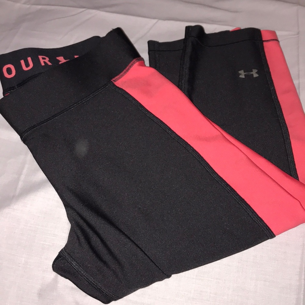 Women’s Under Armour Capri Pants ✅
